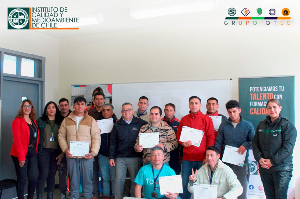 Participantes y Autoridades del Programa de Manejo y Reciclaje de E-Waste